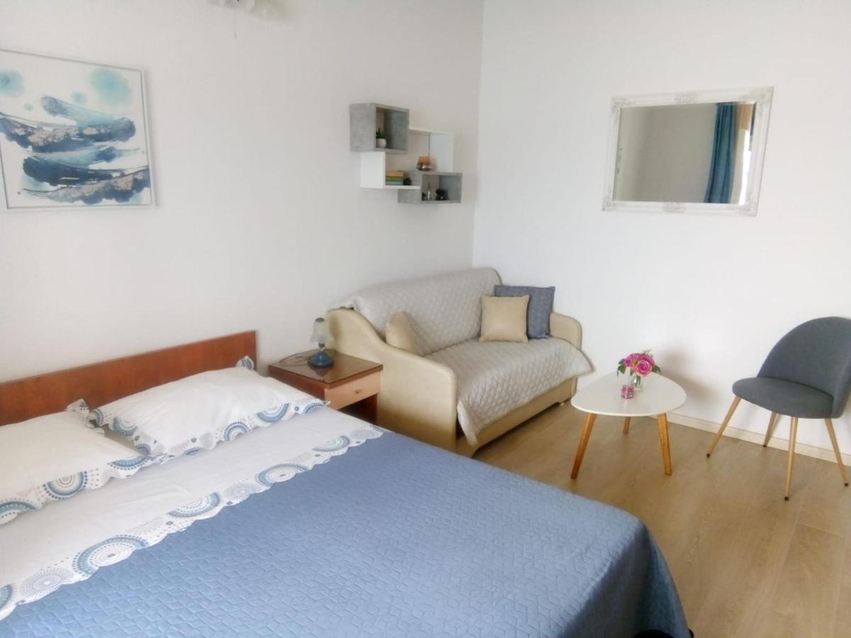 Apartments And Rooms Niksa Podgora Bagian luar foto
