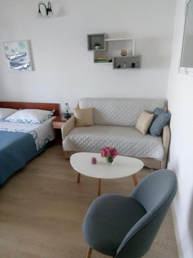 Apartments And Rooms Niksa Podgora Bagian luar foto