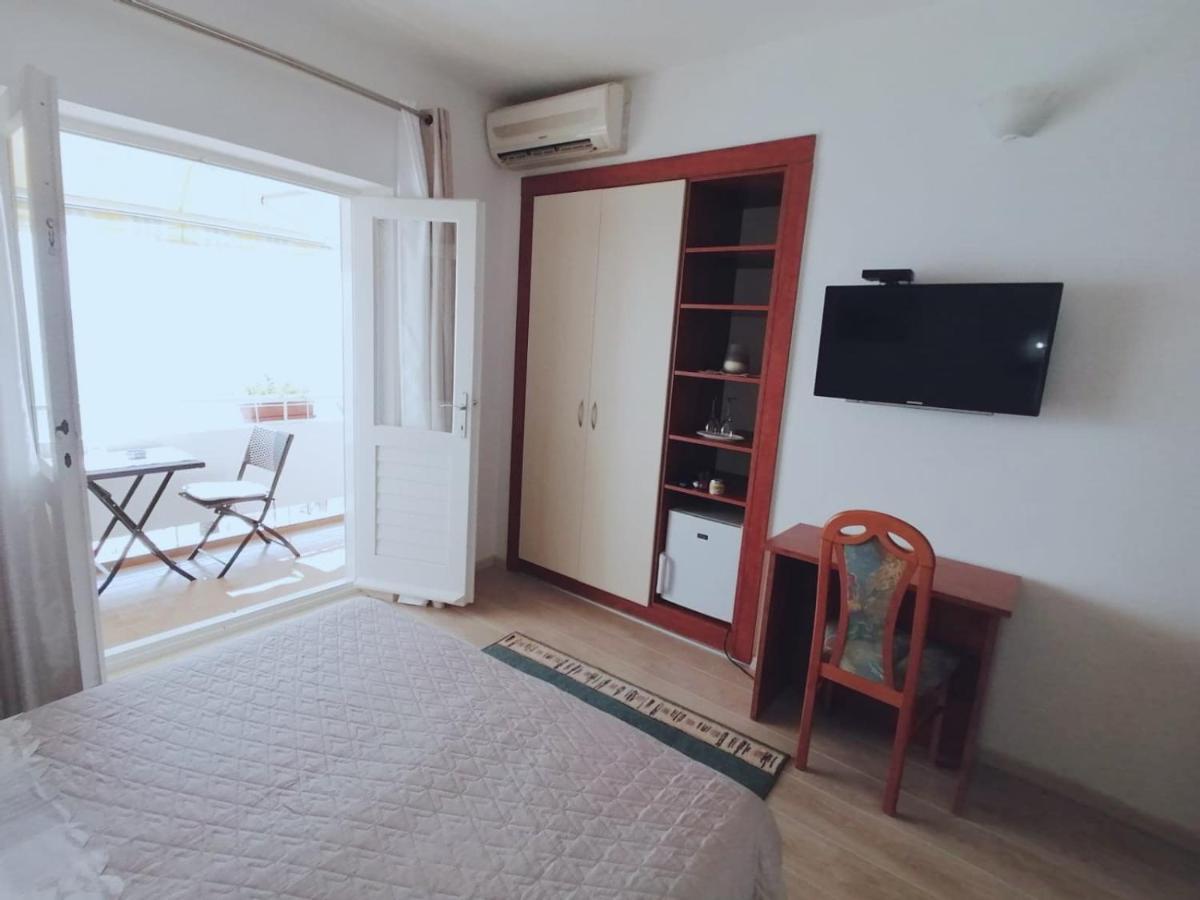 Apartments And Rooms Niksa Podgora Bagian luar foto