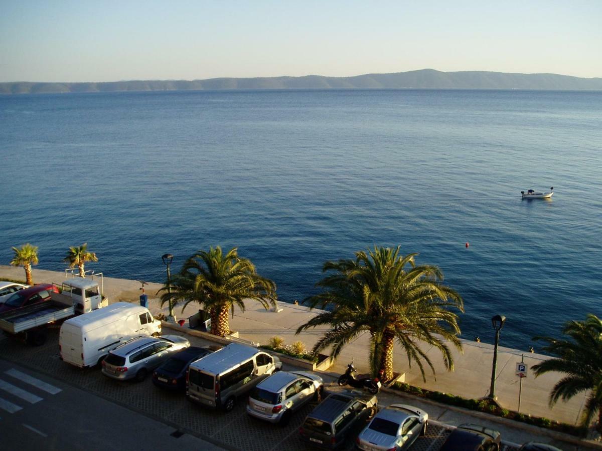 Apartments And Rooms Niksa Podgora Bagian luar foto