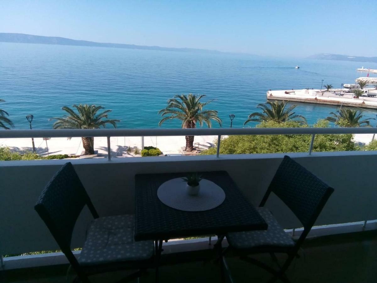 Apartments And Rooms Niksa Podgora Bagian luar foto