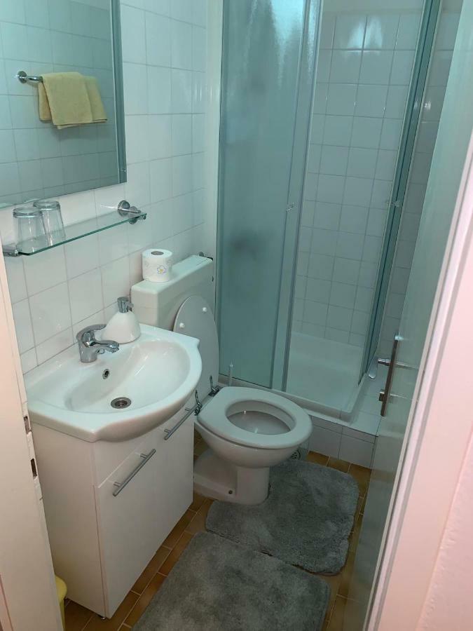 Apartments And Rooms Niksa Podgora Bagian luar foto